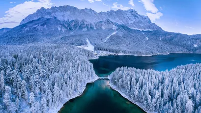 雪湖山景 雪山 森林 湖泊 4K