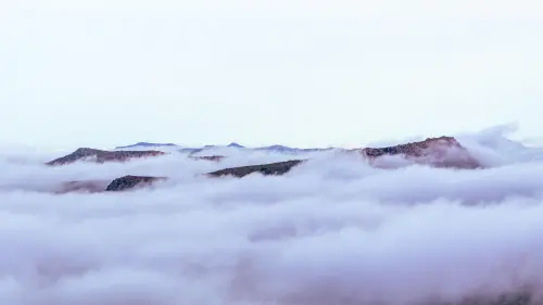 云海之上的山峦 云海 山脉 日出 4K