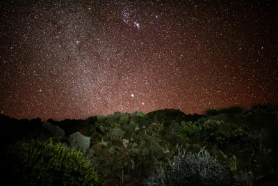 星空下的荒野夜景 星空 夜景 荒野 8K