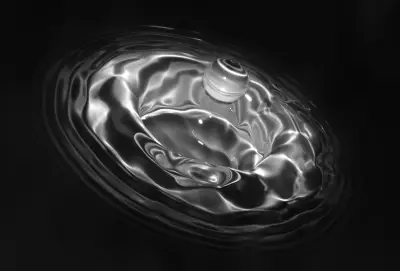 水滴涟漪艺术 水滴 涟漪 黑白 4K
