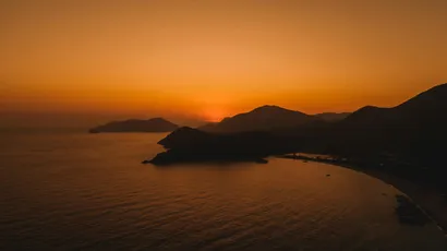 日落海景 日落 海岸 山脉 4K