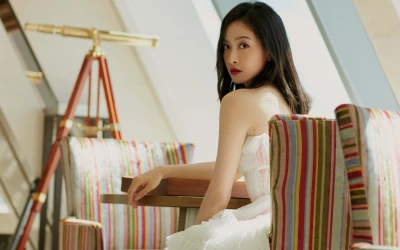 阁楼里的优雅少女 人像摄影 室内 复古 2K