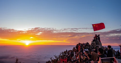 山顶日出 山顶 日出 人群 4K