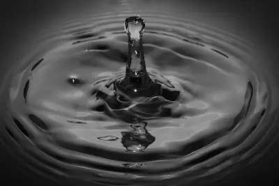 水滴涟漪 水滴 涟漪 黑白 2K