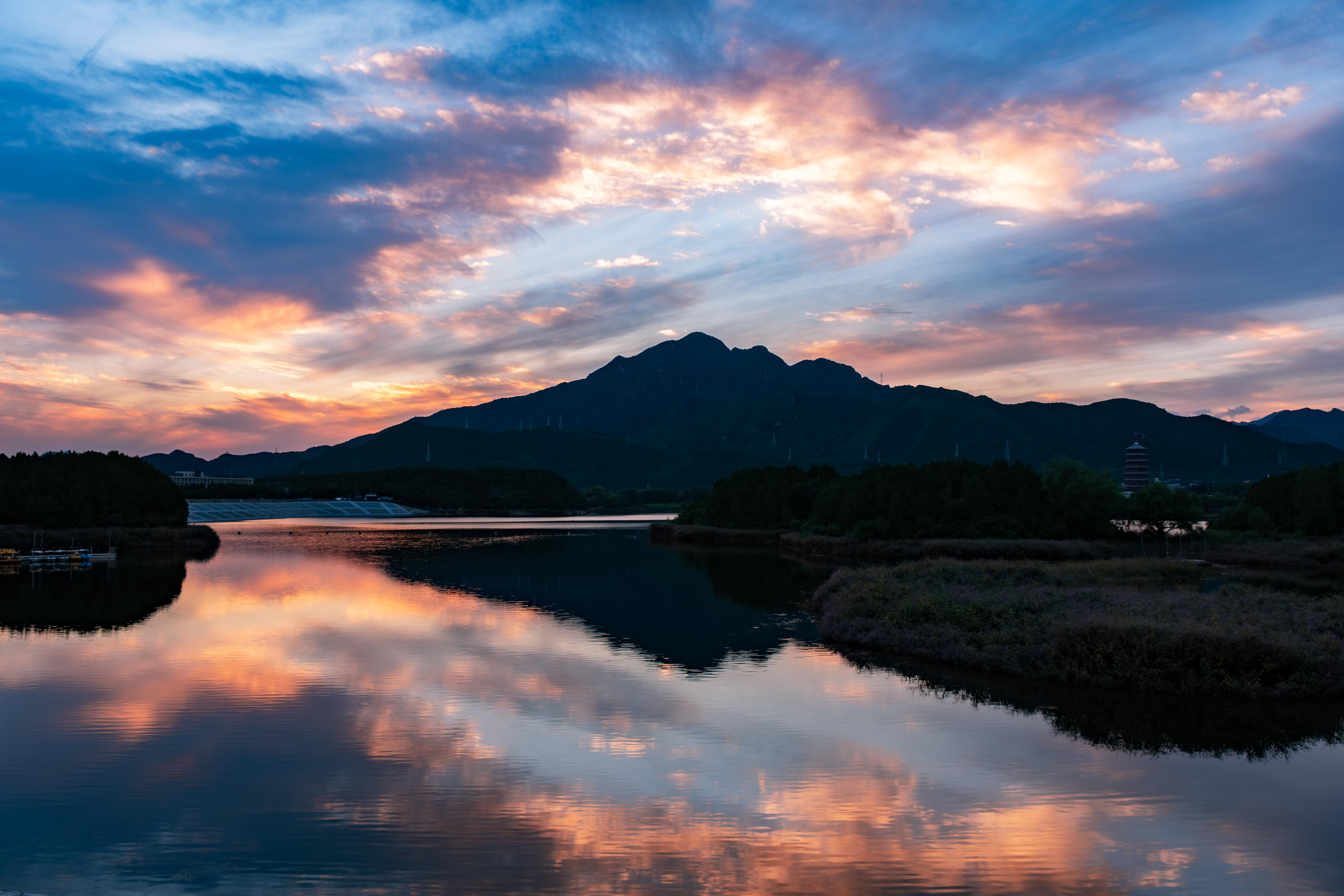 湖畔山影夕阳 山水风光 日落黄昏 水面倒影 4K