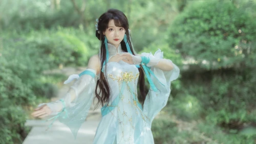 青衣仙子林间舞 户外场景 古风仙侠 蓝色服饰 4K