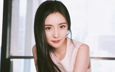 窗边长发女子肖像 人像摄影 女性 长发 1080P