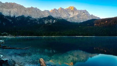 山湖晨曦 自然风光 宁静 蓝色 4K
