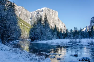 冬日雪景下的壮丽山河 冬季 雪山 河流 4K