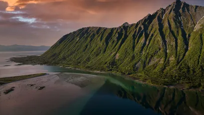 山湖倒影 自然风光 山水 绿色 4K