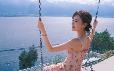 湖畔秋千少女 湖景 秋千 粉色连衣裙 4K