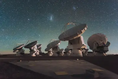 星空下的射电望远镜 天文台 夜景 星空 4K
