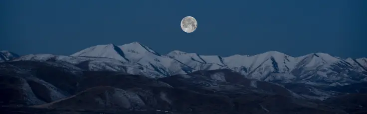 雪山月夜 雪山 夜晚 月亮 4K