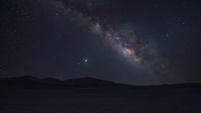 夜空下的银河 星空 银河 夜晚 8K