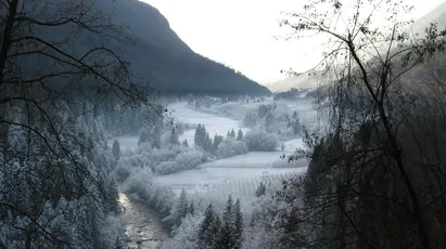 雪山溪流 雪山 溪流 冬季 4K