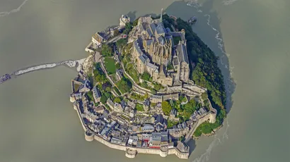 蒙特圣母山俯瞰图 建筑 历史 自然 4K