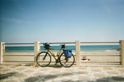 海边骑行 海滩 自行车 蓝色 2K