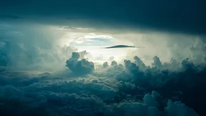云海中的神秘光芒 天空 云层 自然景观 4K