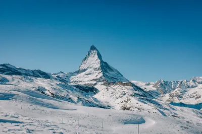 雪山之巅的壮丽景色 雪山 自然景观 冬季 4K