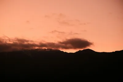 夕阳山峦剪影 日落 山脉 剪影 8K