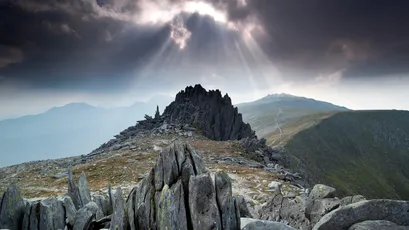 山巅之光 自然风光 山脉 岩石 4K