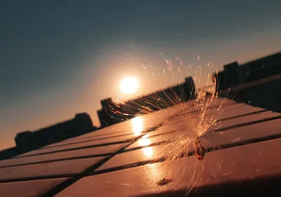 夕阳下的火花 自然 色彩 城市 2K