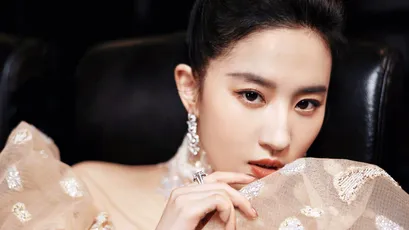 优雅女性肖像 时尚 优雅 金色 4K