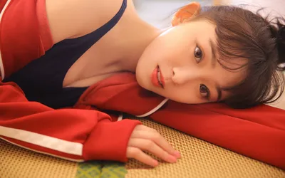 红衣少女静卧 少女 休闲 红色 1080P