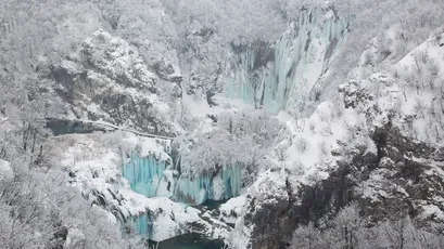 冬季雪景瀑布 冬季 雪景 瀑布 4K