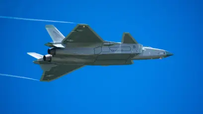 战斗机空中飞行 军事 航空 蓝色天空 4K