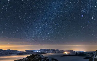 星空下的雪山夜景 星空 雪山 夜景 2K