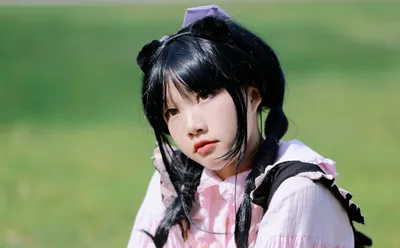 户外少女 自然场景 可爱风格 粉色系 4K