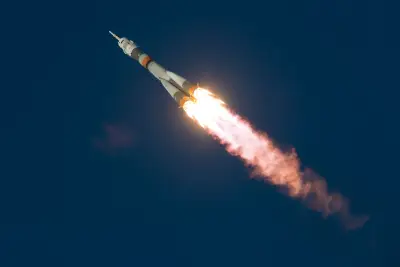 火箭发射 太空 科技 火焰 2K