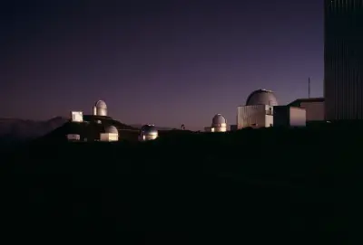 夜晚的天文台 夜晚 天文台 圆顶建筑 2K