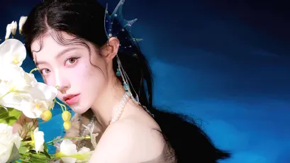 梦幻花海美人 水下摄影 梦幻风格 蓝色调 4K