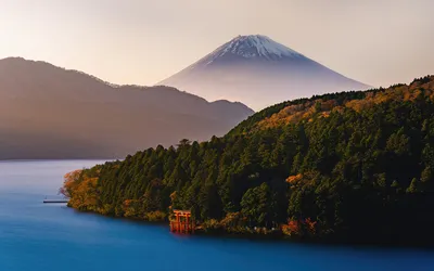 富士山湖畔秋景 自然风光 秋季景色 蓝色湖泊 4K