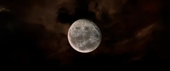 夜空中的满月 月亮 夜晚 云层 2K