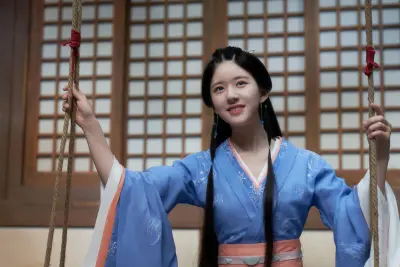 古风少女荡秋千 古风 秋千 蓝色 4K