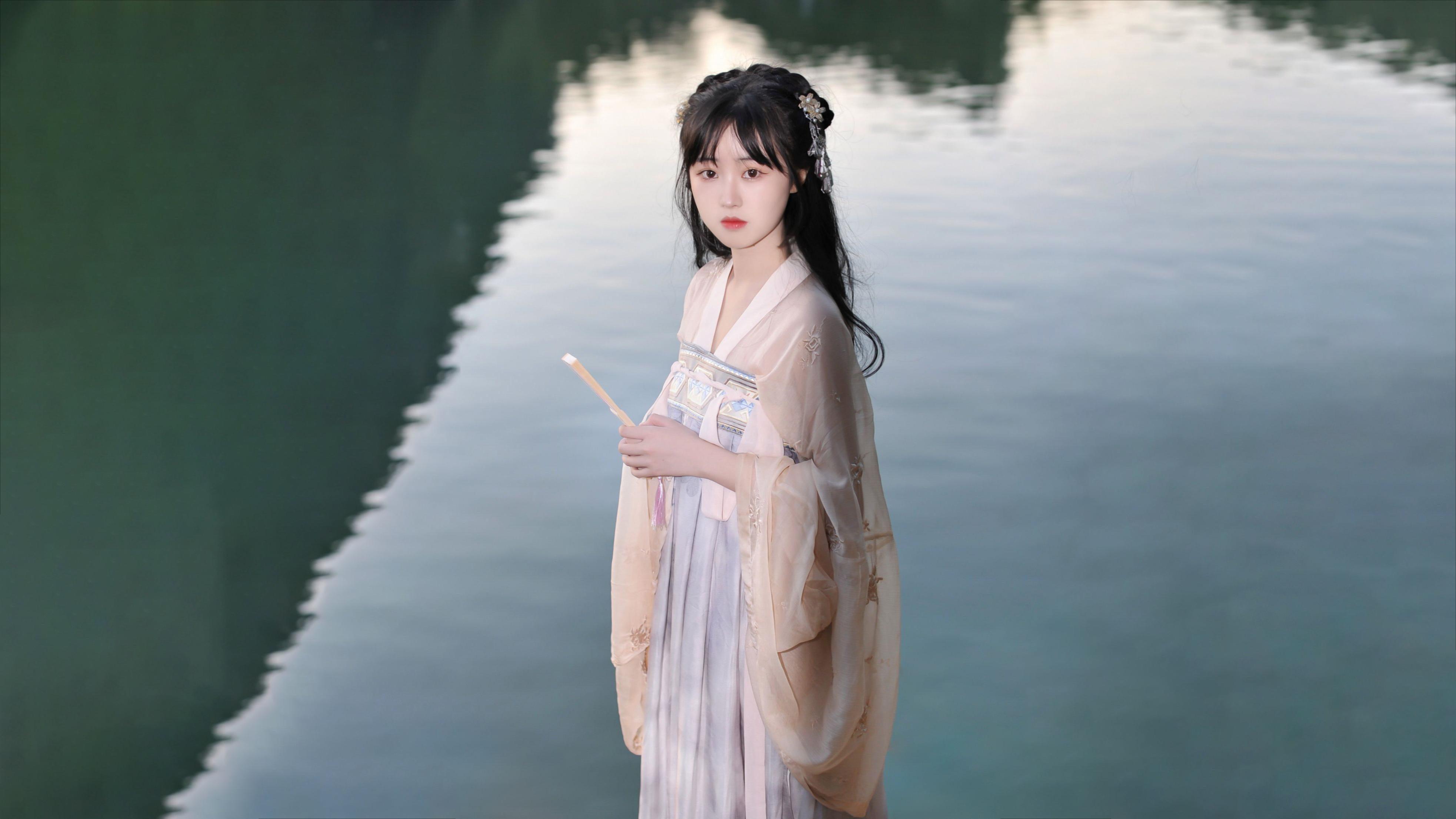 水边汉服少女 水边 汉服 古风 4K