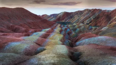 彩虹山地貌 自然景观 彩色山脉 地质奇观 4K