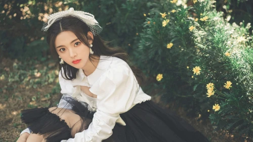花丛中的少女 户外 人像 自然光 1080P