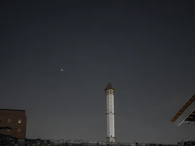 夜空下的灯塔 夜景 灯塔 星空 4K